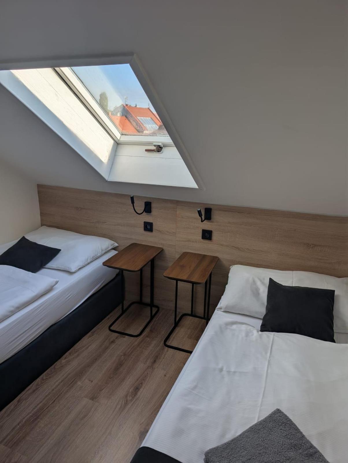 Prostějov Penzion Ema B&B מראה חיצוני תמונה